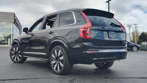 2024 Volvo XC90 Recharge Plug-In Hybrid T8 Plus Bright Theme 7 Passenger