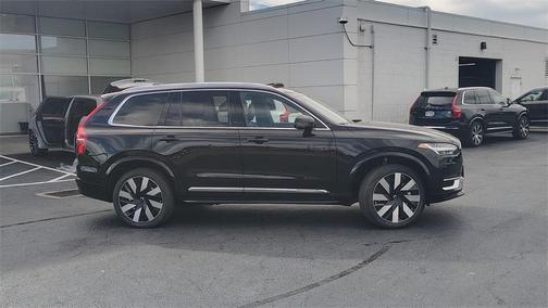 2024 Volvo XC90 Recharge Plug-In Hybrid T8 Plus Bright Theme 7 Passenger