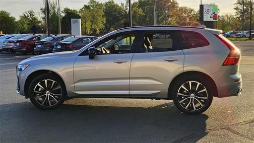 2025 Volvo XC60 B5 Plus