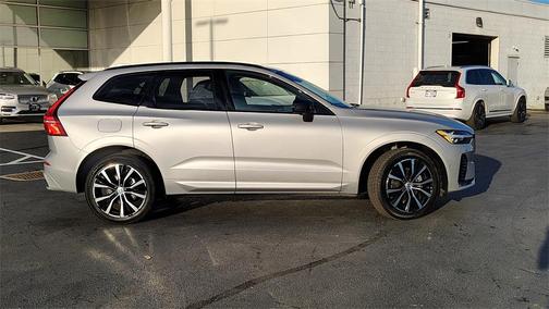 2025 Volvo XC60 B5 Plus
