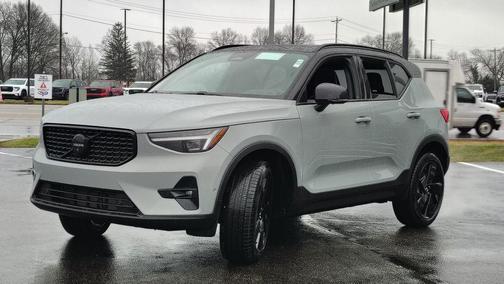 2026 Volvo XC40 B5 Ultra Black Edition