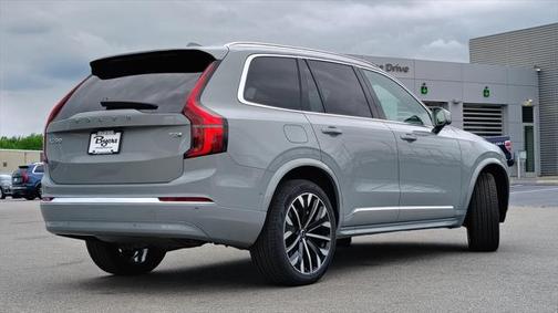 2025 Volvo XC90 Plug-In Hybrid T8 Plus