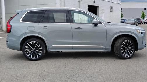 2025 Volvo XC90 Plug-In Hybrid T8 Plus