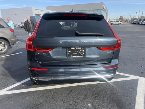 2023 Volvo XC60 B5 Plus Bright Theme