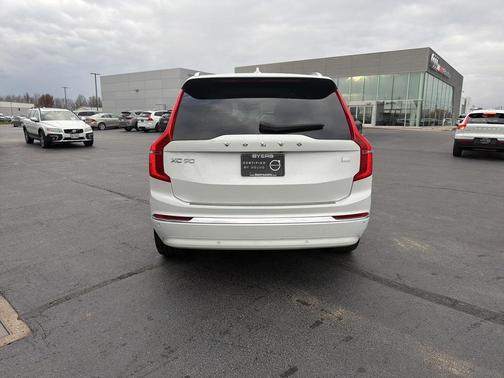 2024 Volvo XC90 Recharge Plug-In Hybrid T8 Plus 6 Passenger