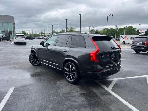 Platinum Gray Metallic 2023 Volvo XC90 Recharge Plug-In Hybrid T8 Plus Dark Theme 7 Passenger