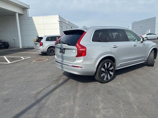 2024 Volvo XC90 Recharge Plug-In Hybrid Ultimate