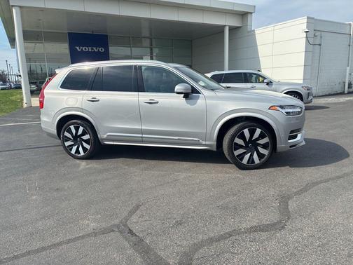 2024 Volvo XC90 Recharge Plug-In Hybrid Ultimate