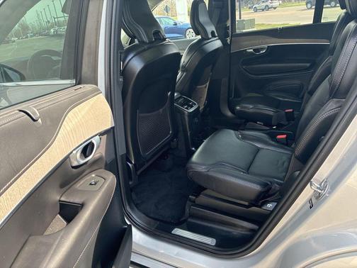 2024 Volvo XC90 Recharge Plug-In Hybrid Ultimate