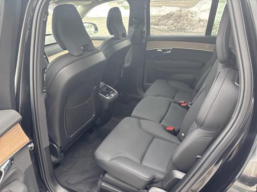 2025 Volvo XC90 B6 Plus 7-Seater