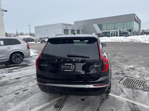 2025 Volvo XC90 B6 Plus 7-Seater