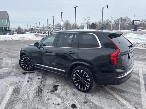 2025 Volvo XC90 B6 Plus 7-Seater