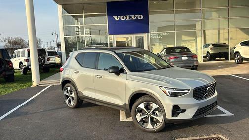 2026 Volvo XC40 B5 Plus