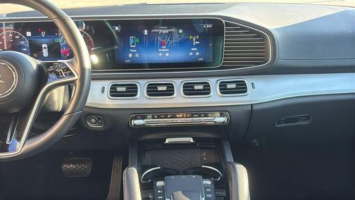 White 2025 Mercedes-Benz GLS 450 4MATIC