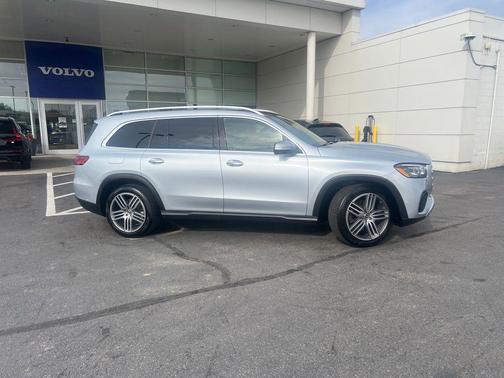 White 2025 Mercedes-Benz GLS 450 4MATIC