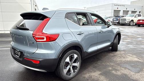 2023 Volvo XC40 B5 Plus Bright Theme