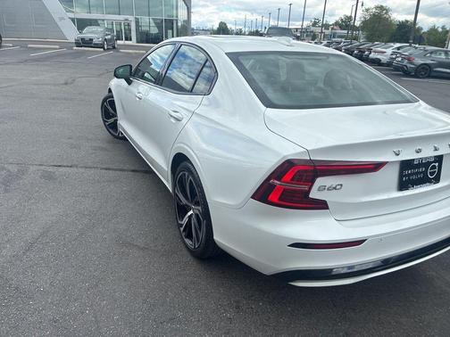 Crystal White 2023 Volvo S60 B5 Core Dark Theme