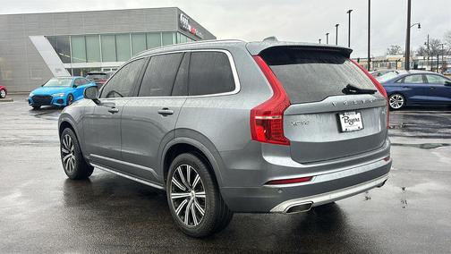 2020 Volvo XC90 T6 Momentum