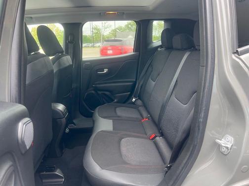 Sting-Gray Clearcoat 2023 Jeep Renegade Trailhawk