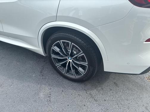 2021 BMW X5 M50i