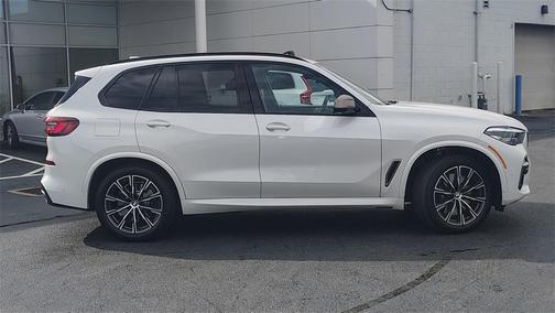 2021 BMW X5 M50i
