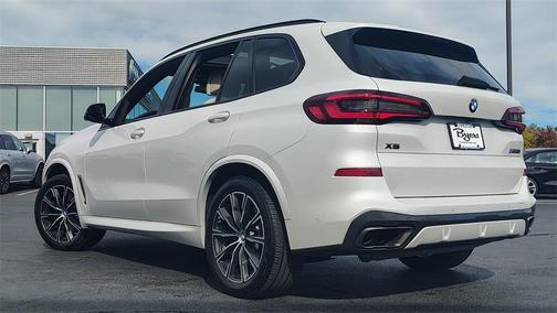 2021 BMW X5 M50i