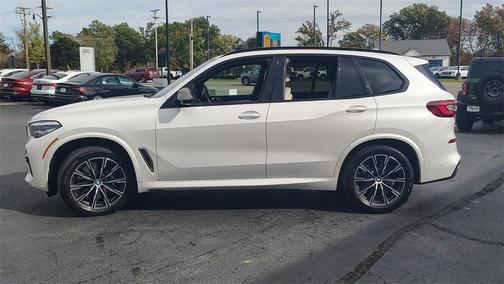 2021 BMW X5 M50i