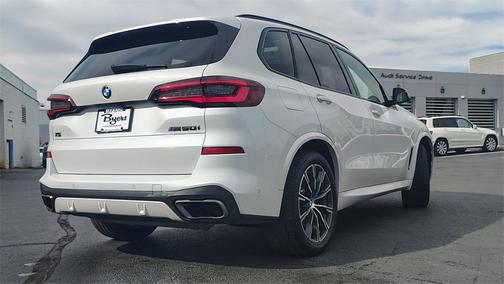 2021 BMW X5 M50i
