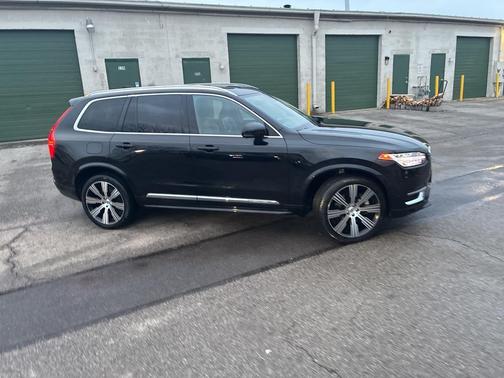 2023 Volvo XC90 Recharge Plug-In Hybrid T8 Plus Bright Theme 7 Passenger