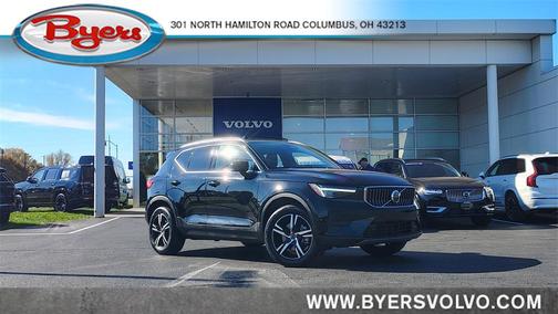 2025 Volvo XC40 B5 Core