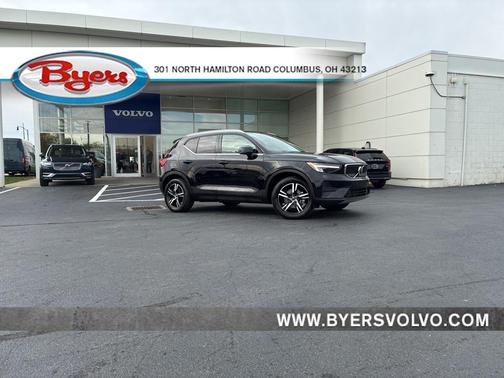 2025 Volvo XC40 B5 Core