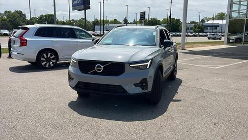 2025 Volvo XC40 B5 Plus Dark Theme