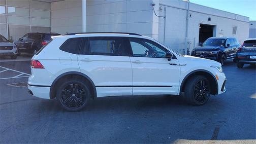 2022 Volkswagen Tiguan 2.0T SE R-Line Black 4MOTION