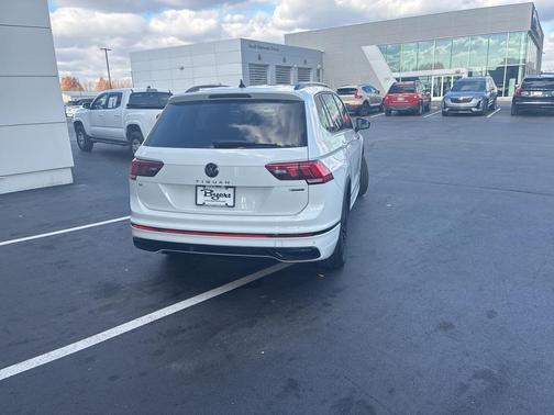 2022 Volkswagen Tiguan 2.0T SE R-Line Black 4MOTION