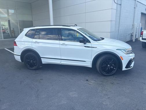 2022 Volkswagen Tiguan 2.0T SE R-Line Black 4MOTION