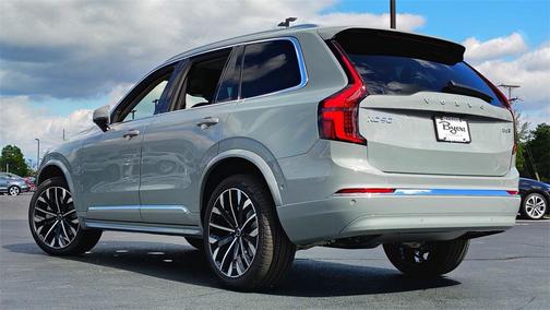 2026 Volvo XC90 B5 Plus