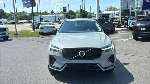 Vapour Grey Metallic 2025 Volvo XC60 B5 Core