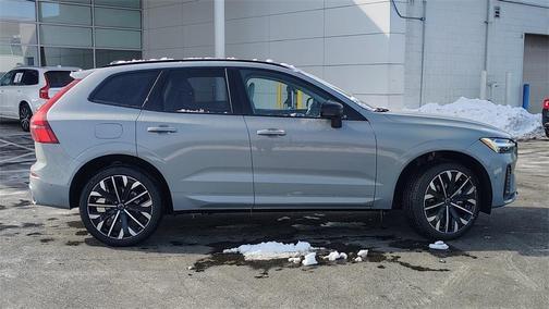 2026 Volvo XC60 B5 Ultra