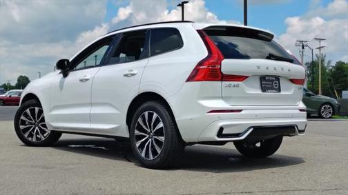 2025 Volvo XC60 B5 PLUS AWD