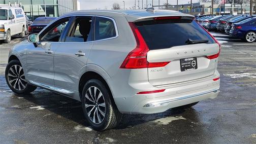 2023 Volvo XC60 B5 Plus Bright Theme
