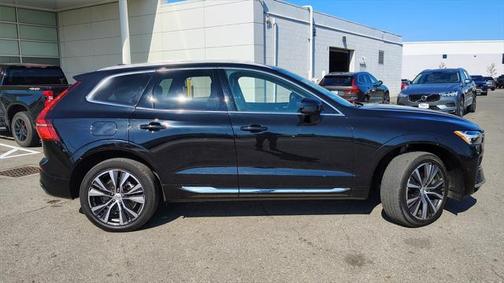 2022 Volvo XC60 Recharge Plug-In Hybrid T8 Inscription Expression