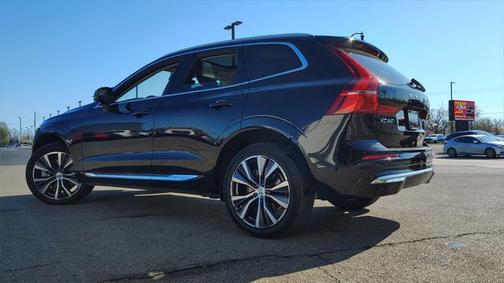 2022 Volvo XC60 Recharge Plug-In Hybrid T8 Inscription Expression