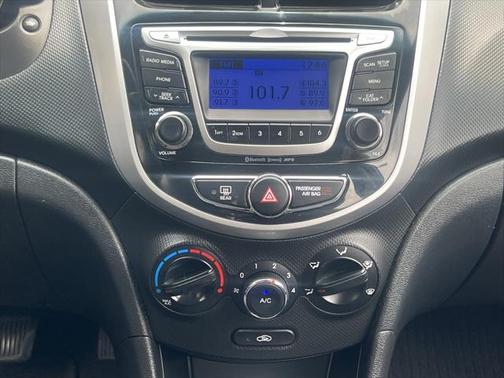 2014 Hyundai Accent SE
