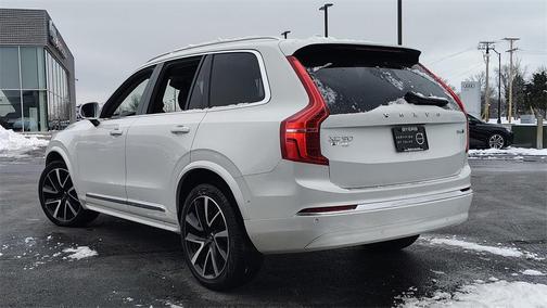 2024 Volvo XC90 B6 Plus Bright Theme