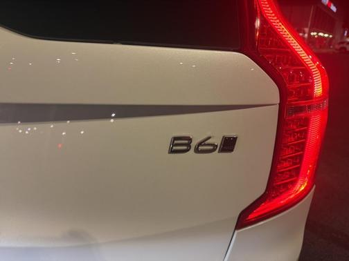 2024 Volvo XC90 B6 Plus Bright Theme