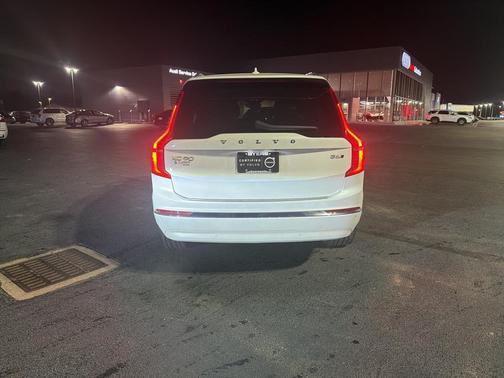 2024 Volvo XC90 B6 Plus Bright Theme