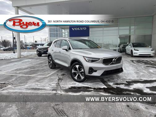 2025 Volvo XC40 B5 Plus Bright Theme