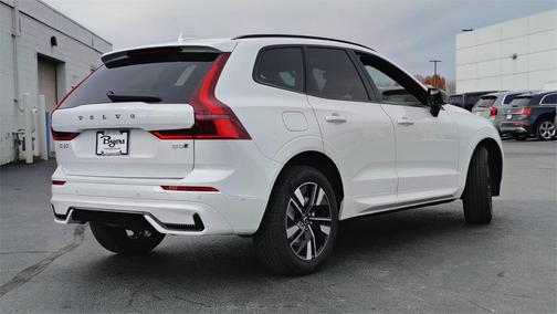 2026 Volvo XC60 B5 Plus