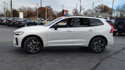 2026 Volvo XC60 B5 Plus