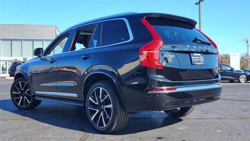 2024 Volvo XC90 B5 Plus